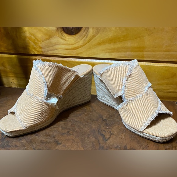 NWOT LUCKY BRAND WEDGE ESPADRILLES SIZE 8 IN PEACHY - Picture 4 of 6